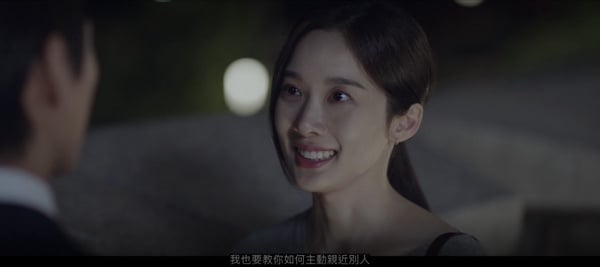 《千元律師》「智勳&周英」感情線細節！智勳「戴墨鏡」原因好虐，性格轉變是因為周英