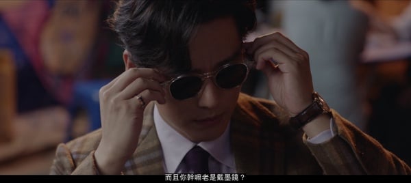 《千元律師》「智勳&周英」感情線細節！智勳「戴墨鏡」原因好虐，性格轉變是因為周英