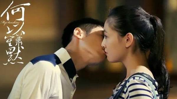 陸劇女星「螢幕初吻」對象！《追光者》吳倩給了羅雲熙，熱巴給了高偉光，她給了肖戰！