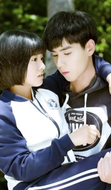 陸劇女星「螢幕初吻」對象！《追光者》吳倩給了羅雲熙，熱巴給了高偉光，她給了肖戰！