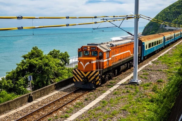 全台超好拍「最美火車站」推薦！海天一色超夢幻，台東多良最美火車站頭銜被「它」擠下