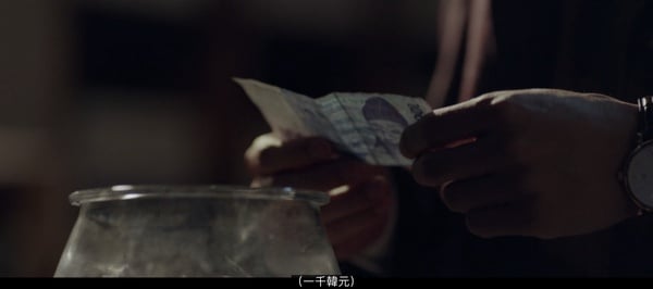 《千元律師》劇情「細節秘密」!第一集就埋「炸醬麵」伏筆,智勳每次收千元都會想周英