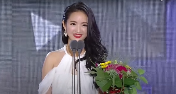 精通外文的女星!桂綸鎂會法文,蔡依林幫瑪丹娜翻譯繪本,林依晨韓文強到韓國人都驚豔