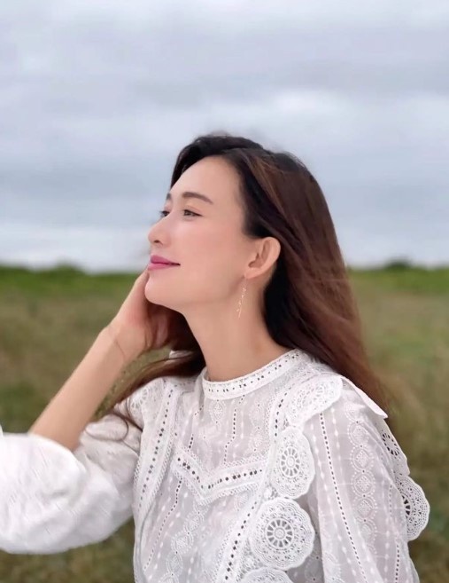 精通外文的女星!桂綸鎂會法文,蔡依林幫瑪丹娜翻譯繪本,林依晨韓文強到韓國人都驚豔