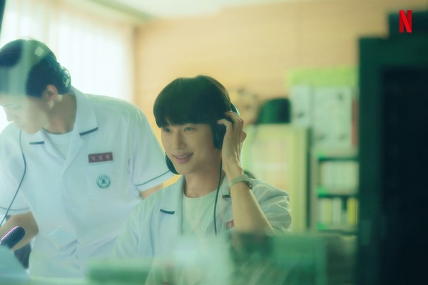 Netflix《20世紀少女》主配角介紹!「雲浩」合作過朴寶劍,「妍度」是《藍調》英珠!