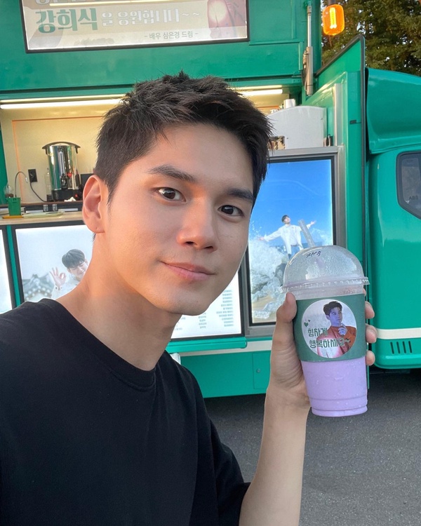 Netflix《20世紀少女》主配角介紹!「雲浩」合作過朴寶劍,「妍度」是《藍調》英珠!