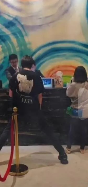 陸劇男星「長腿趣事」！胡一天同框不了沈月，吳磊紳士腿好鬧，他高到無法隨熱巴跳崖？