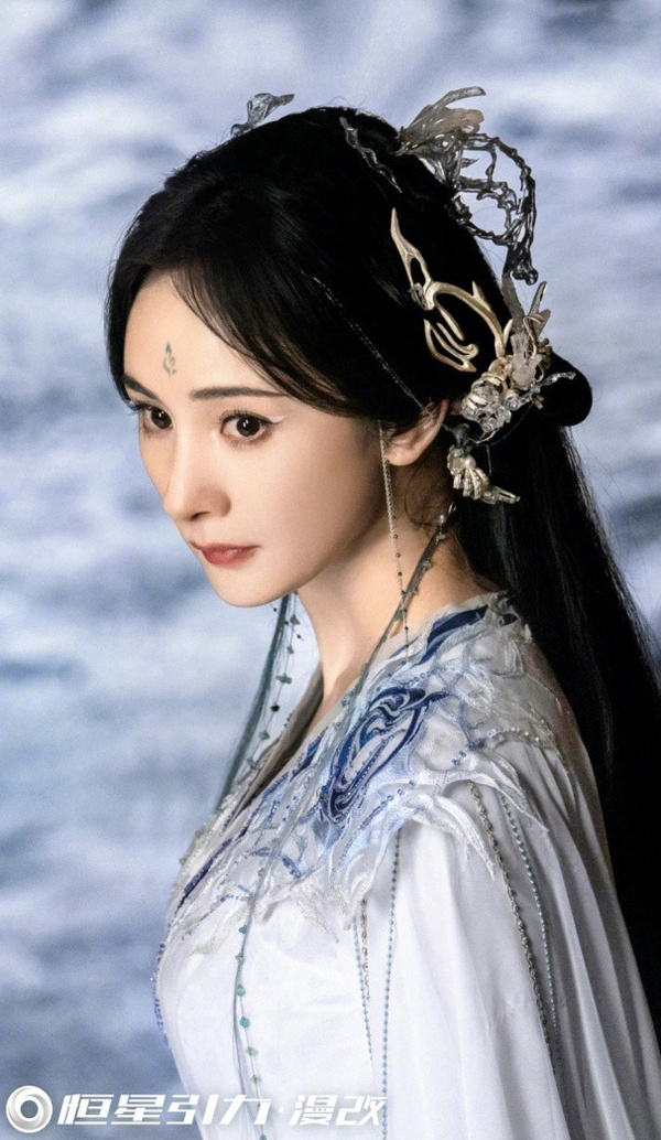 網票選「最適合古裝」陸劇女星Top8！白鹿第六、楊冪第五，趙麗穎第三，劉亦菲輸給她！