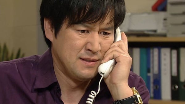 韓劇難忘的「媽寶爸寶」！《千元律師》崔代勳《機醫》碩亨討喜，這位劈腿軟爛史上最渣