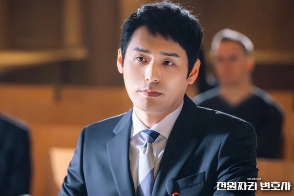 韓劇難忘的「媽寶爸寶」！《千元律師》崔代勳《機醫》碩亨討喜，這位劈腿軟爛史上最渣