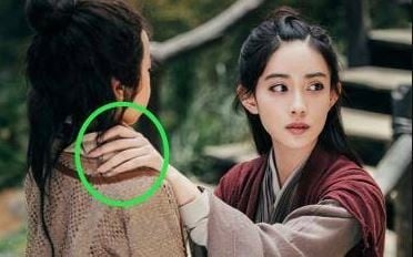 挨轟「不敬業」的陸劇明星！楊穎摳圖，吳磊敬業有目共睹，而她受個傷輪椅都坐上了！