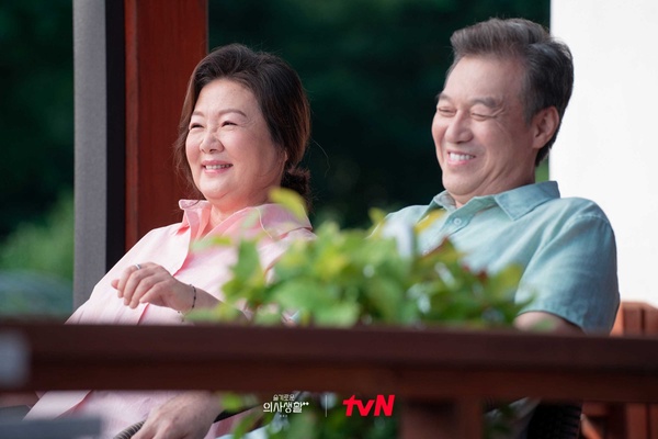《王后傘下》金海淑經典角色!「大妃」尬戲金憓秀,《機醫》政源媽可愛,《聽音》虐爆