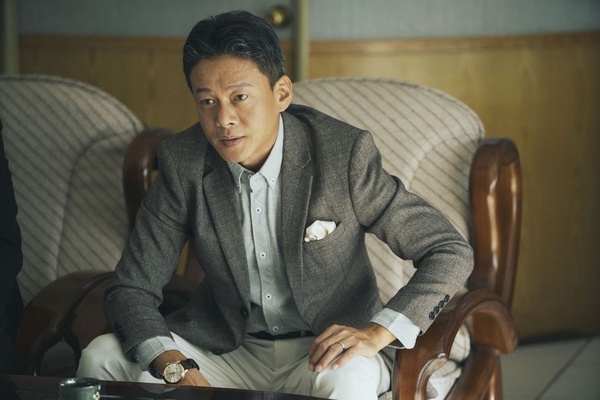 「性暴力」題材好評影劇!不只《她和她的她》,這部被封「美版房思琪」,竟是真人真事
