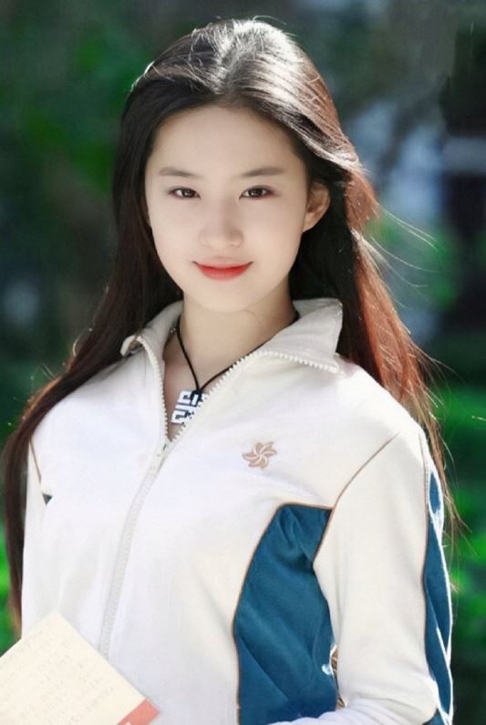 8位「現實中的校花」陸劇女星！娜扎號稱最美考生，景甜不輸同學鄭爽，楊冪美到被嫉妒