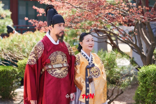 《王后傘下》《衣袖》君主都姓李!為何韓國古裝背景都在「李氏朝鮮時期」?這點是主因