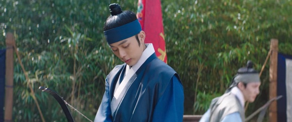 《王后傘下》王子「戰鬥力」分析!啓晟大君是隱藏黑馬,成枏&寶芡君「這舉動」成對比