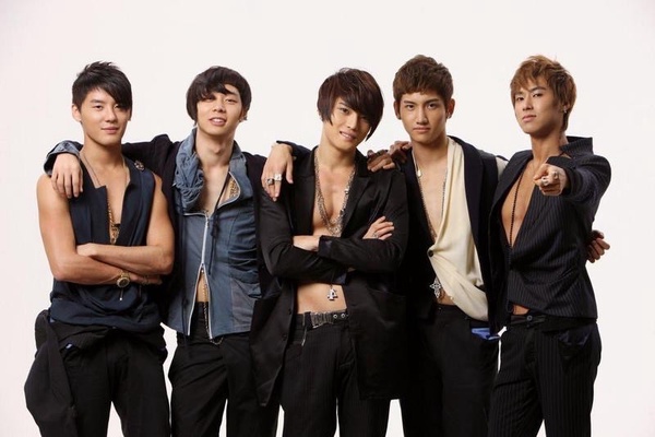 韓團來台演唱會票價TOP10!SJ票價6200台幣排第八,冠軍一場票價逼近1萬,黃牛炒到40萬