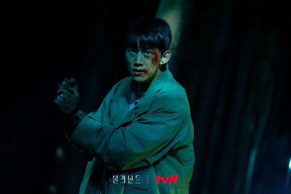 《Blind》改編自「韓國版集中營」釜山兄弟福祉院事件,看起來像流浪漢就會被抓去關!