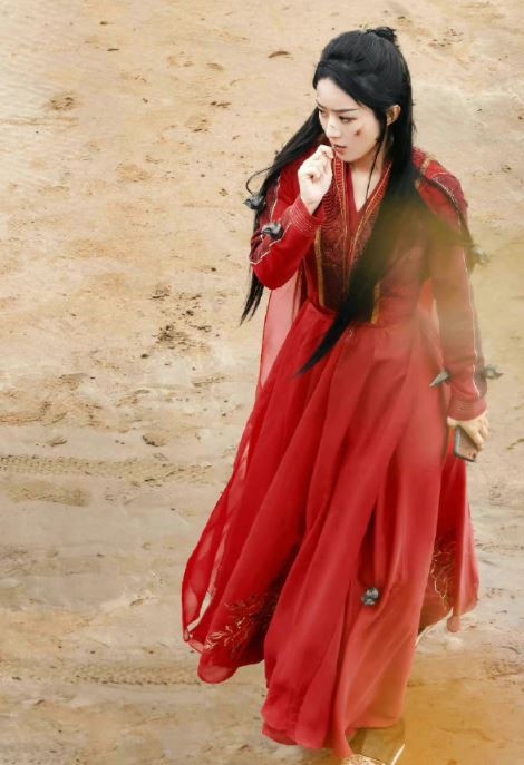 9位陸劇女星「最新古裝造型」！趙麗穎貴氣，白鹿紅衣夢回《周生如故》，吳謹言像仙女