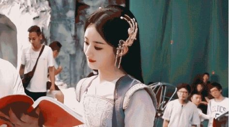 9位陸劇女星「最新古裝造型」！趙麗穎貴氣，白鹿紅衣夢回《周生如故》，吳謹言像仙女