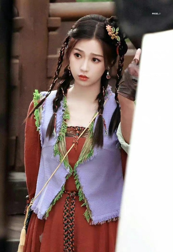 9位陸劇女星「最新古裝造型」！趙麗穎貴氣，白鹿紅衣夢回《周生如故》，吳謹言像仙女
