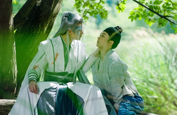 9位陸劇女星「最新古裝造型」！趙麗穎貴氣，白鹿紅衣夢回《周生如故》，吳謹言像仙女
