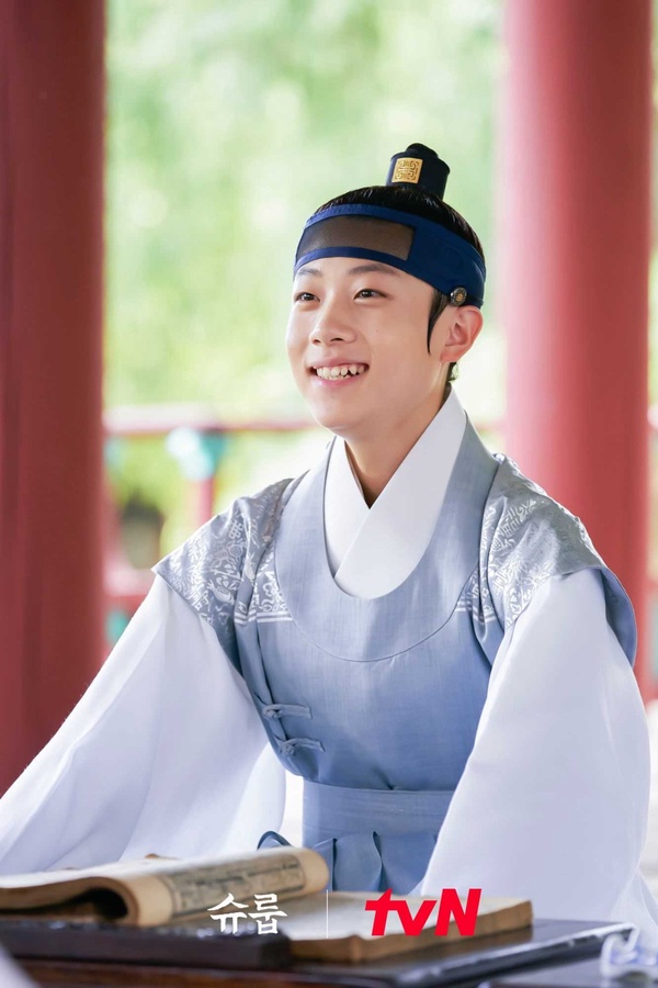 《王后傘下》兒子們秘密!「成枏大君」是190cm戀綜人氣男,裴仁爀因李玹雨進演藝圈?