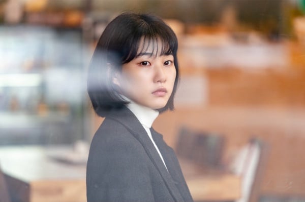 韓媒票選「2022最佳電影新星」TOP8！《語意錯誤》朴栖含第七，高允貞贏IU，冠軍不意外