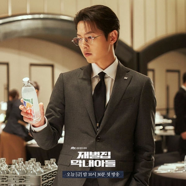 《財閥家的小兒子》原型是「三星」!集團以半導體起飛、分出娛樂公司,宋仲基原型是他