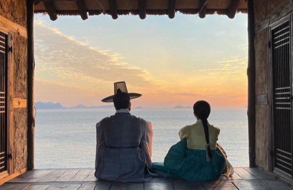 《王后傘下》6點分析世子&清荷有多配？沒有婆媳問題、性格互補，根本命中注定的愛情！