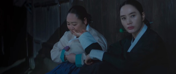 《王后傘下》7個劇情隱喻！「鯉魚」象徵勢力，「成枏」代表梅花，這幕早暗示他當世子
