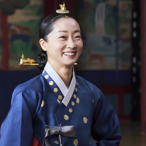 《王后傘下》嬪妃演員介紹！淑媛是《黑話律師》市長夫人，清荷演過《海岸村恰恰恰》？