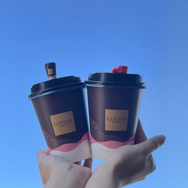 免百元喝GODIVA！7-11推出「GODIVA喜馬拉雅粉紅鹽熱巧克力」，免費送粉紅小貨車杯塞