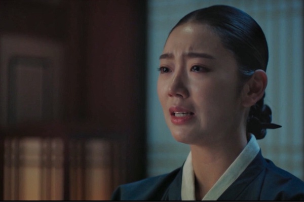 《王后傘下》6點分析「武矸大君&初月」速配原因!初月懂他的幽默,武矸因孩子變成熟了