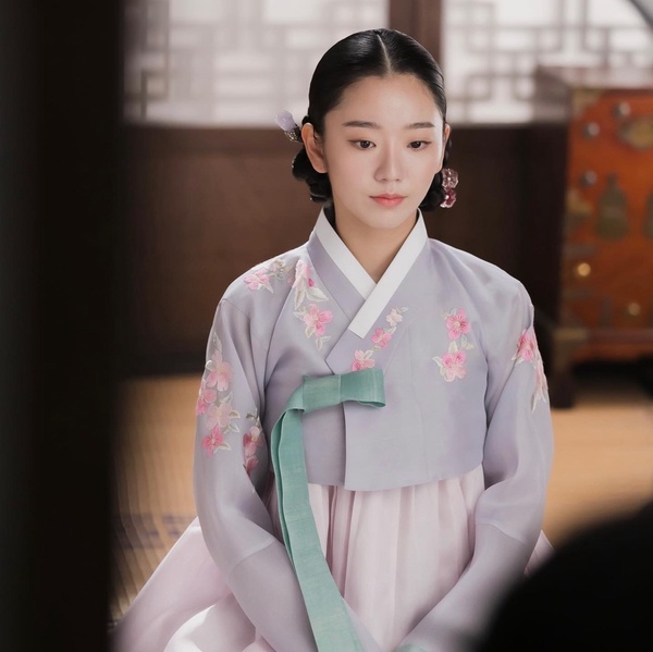 《王后傘下》6點分析「武矸大君&初月」速配原因!初月懂他的幽默,武矸因孩子變成熟了