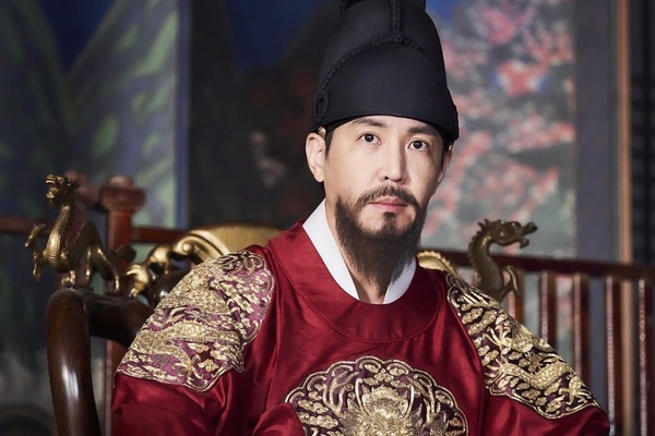 《王后傘下》「歷史原型」結局!大妃原型自己作死,成枏大君原型篡位成功,領相實慘!