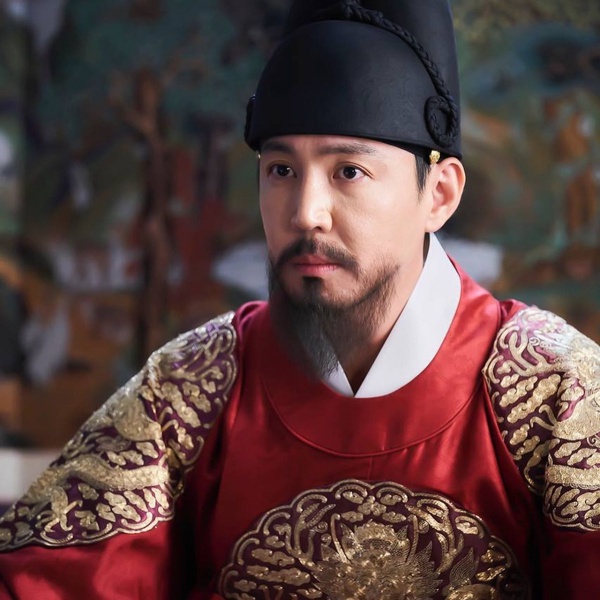 《王后傘下》「歷史原型」結局!大妃原型自己作死,成枏大君原型篡位成功,領相實慘!