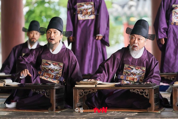 《王后傘下》「歷史原型」結局!大妃原型自己作死,成枏大君原型篡位成功,領相實慘!
