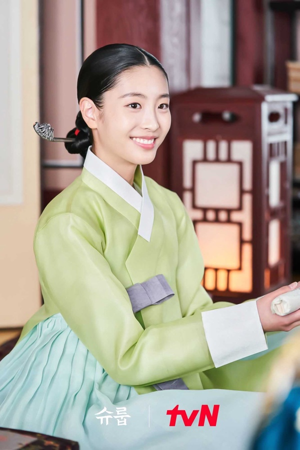 《王后傘下》成枏大君&清荷感情細節！「太陽」象徵成枏大君動心，兩次「圓房」有對比