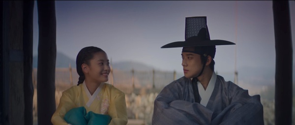 《王后傘下》成枏大君&清荷感情細節！「太陽」象徵成枏大君動心，兩次「圓房」有對比