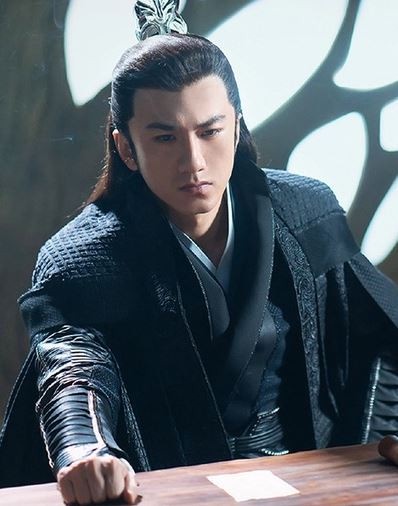 9組陸劇男星「同團不同命」！肖戰當年演男3如今變頂流，王一博資源好，這團對比最諷刺