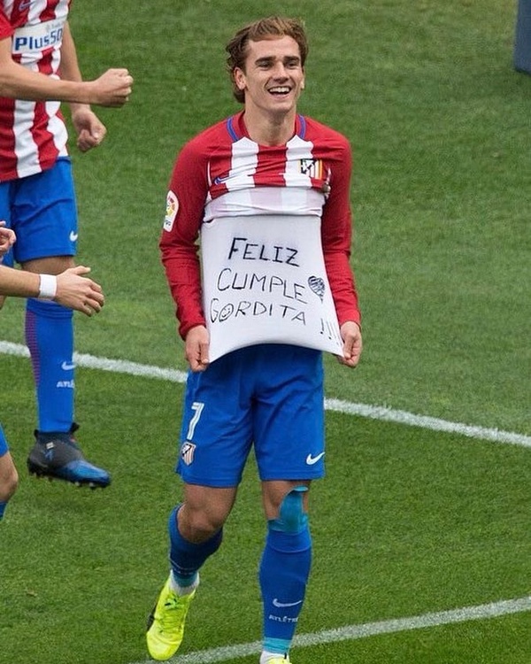 法國「Antoine Griezmann」8件事！曾是《遊戲王》代言、偶像是貝克漢，護妻行徑超浪漫