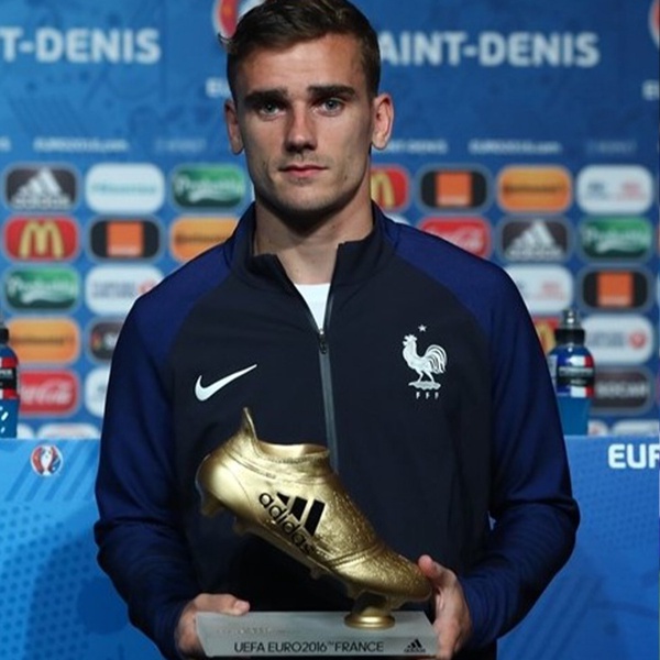 法國「Antoine Griezmann」8件事！曾是《遊戲王》代言、偶像是貝克漢，護妻行徑超浪漫