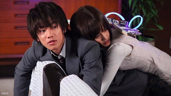 《First Love 初戀》佐藤健10個秘密!與人妻傳緋聞被公司禁足,愛看韓劇《禹英禑》!
