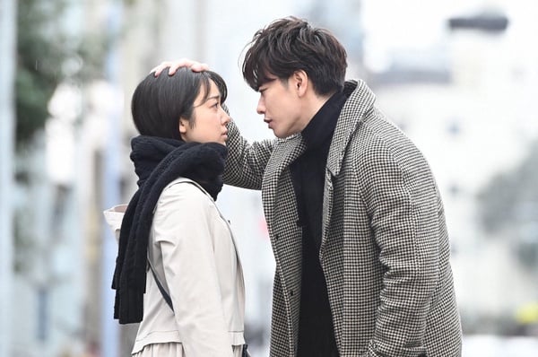 《First Love 初戀》佐藤健10個秘密!與人妻傳緋聞被公司禁足,愛看韓劇《禹英禑》!