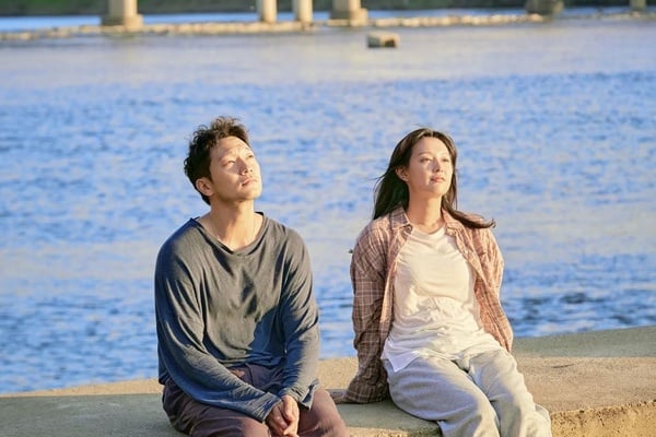 「結婚」的意義是什麼?婚姻不是1+1大於2,而是我們在一起,完整了彼此的圓缺。