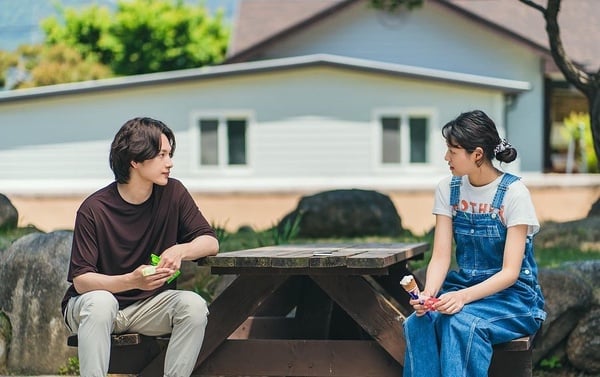 「結婚」的意義是什麼?婚姻不是1+1大於2,而是我們在一起,完整了彼此的圓缺。