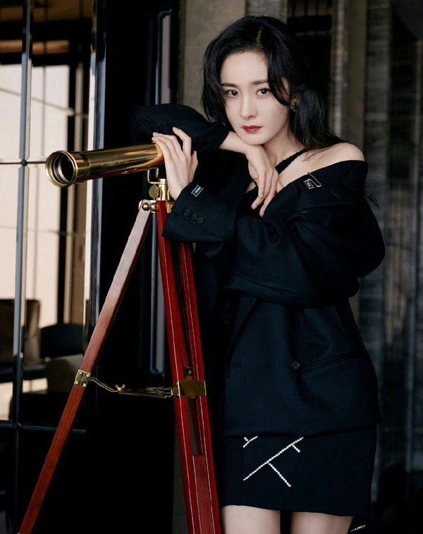 陸劇10位難忘的紅唇美人!趙麗穎《風吹半夏》霸氣,熱巴、倪妮美得經典,楊紫讓人意外
