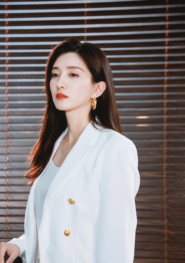 陸劇10位難忘的紅唇美人!趙麗穎《風吹半夏》霸氣,熱巴、倪妮美得經典,楊紫讓人意外