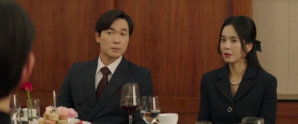《財閥家的小兒子》7個劇情細節！「報紙」竟默默透露時間軸，禹室長這幕早就出現了？